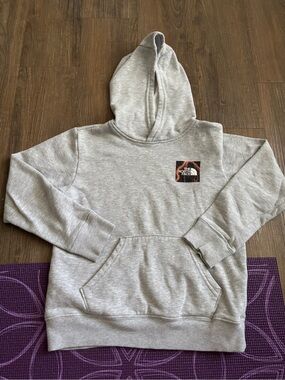 Kids Grey NorthFace Hoodie size S